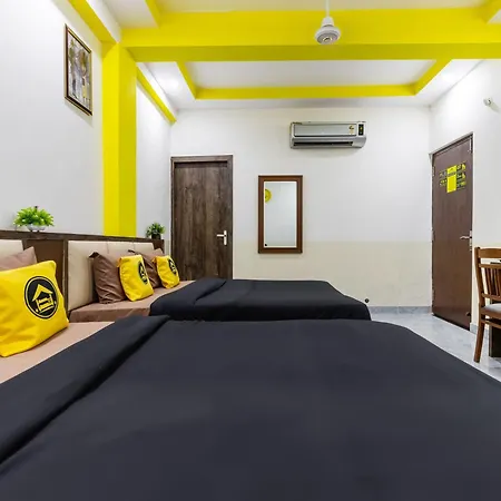 The Hosteller Agra Agra  Room photo