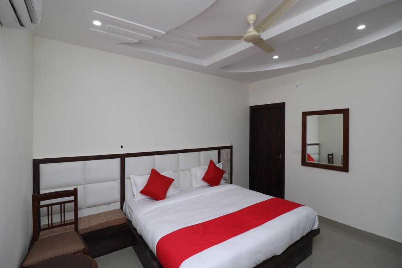 Hostel The Agra *